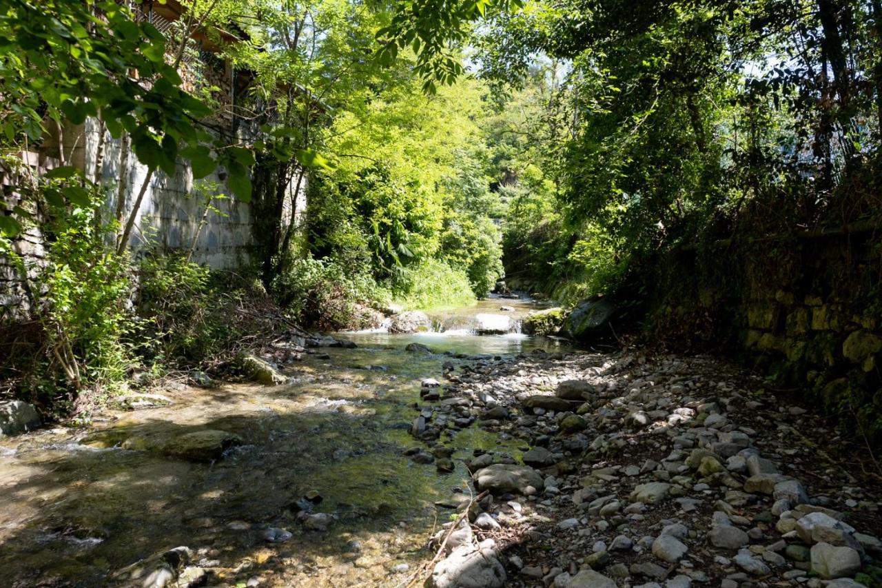 La Casa Sotto Le Cascate Lago Maggiore - Ixihome Cittiglio Luaran gambar